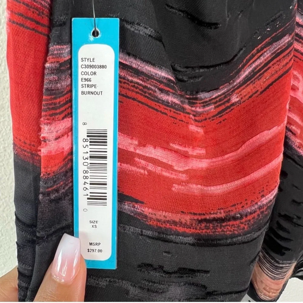 NWT ALICE + OLIVIA Stylish Black and Red Women's Top - Picture 3 of 7